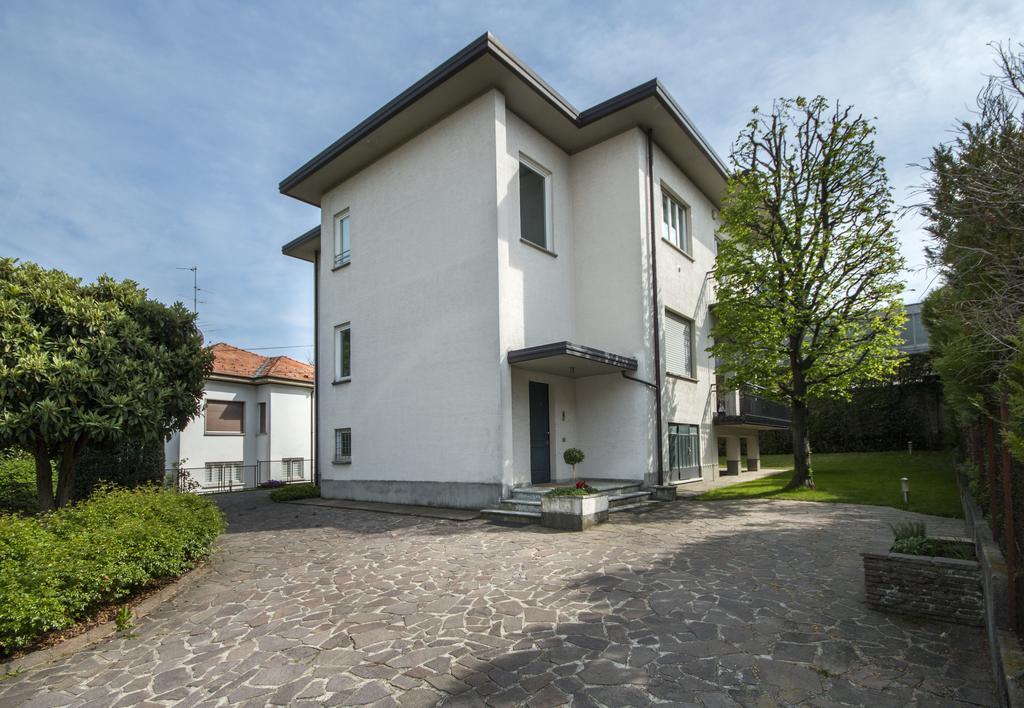 Casa Foscolo Apartment Villa Guardia Exterior photo